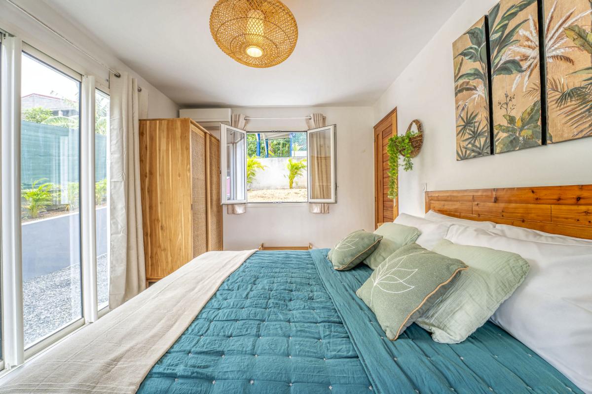 14.A louer villa avec piscine et Terre de haut Les Saintes